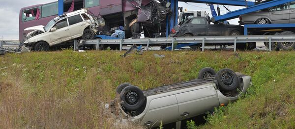 Пассажирский автобус Москва-Ереван врезался в стоящий на дороге грузовик-автовоз Пассажирский автобус Москва-Ереван врезался в стоящий на дороге грузовик-автовоз - Sputnik Армения