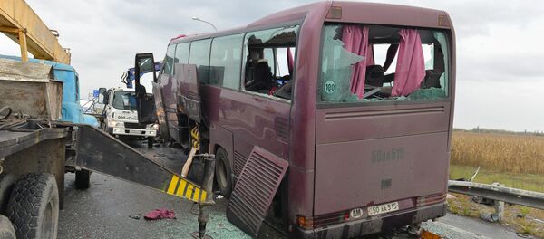 Пассажирский автобус Москва-Ереван врезался в стоящий на дороге грузовик-автовоз Пассажирский автобус Москва-Ереван врезался в стоящий на дороге грузовик-автовоз - Sputnik Армения