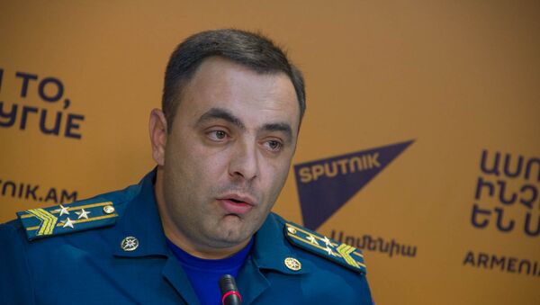 Замначальника Спасательной службы МЧС Армении, полковник Арман Цолакян - Sputnik Армения
