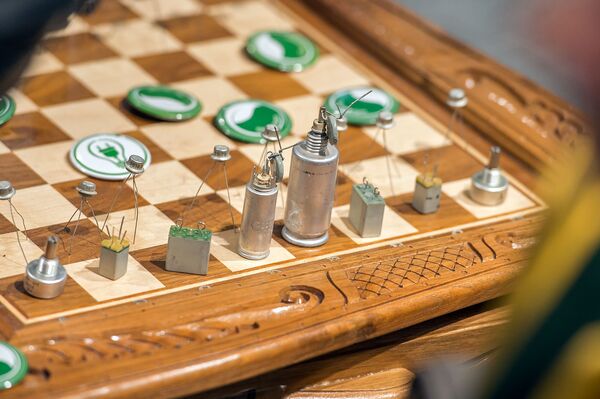 Презентация проекта немецкого студента Седрика Джолмиса по борьбе с электронными отходами в Армении Презентация проекта немецкого студента Седрика Джолмиса по борьбе с электронными отходами в Армении - Sputnik Армения