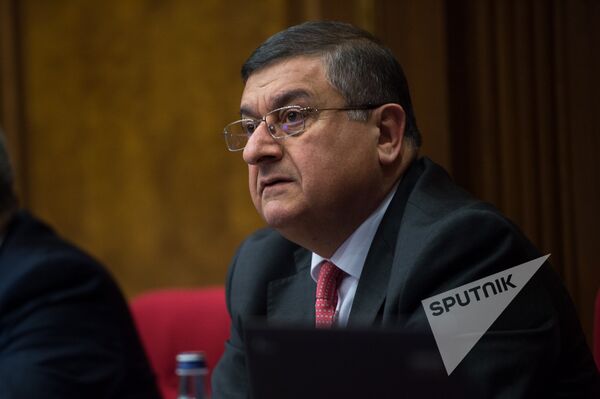 Լևոն Տեր-Պետրոսյանը հաջորդ կադրին է «առաջ բրթում» գլխավոր դատախազի պաշտոնում. «Իրավունք» Լևոն Տեր-Պետրոսյանը հաջորդ կադրին է «առաջ բրթում» գլխավոր դատախազի պաշտոնում. «Իրավունք» - Sputnik Արմենիա