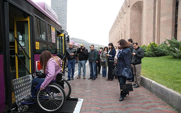 Երևանյան ավտոբուսները կահավորվում են վերելակներով - Sputnik Արմենիա