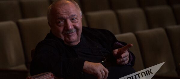 Роберт Стуруа - Sputnik Армения