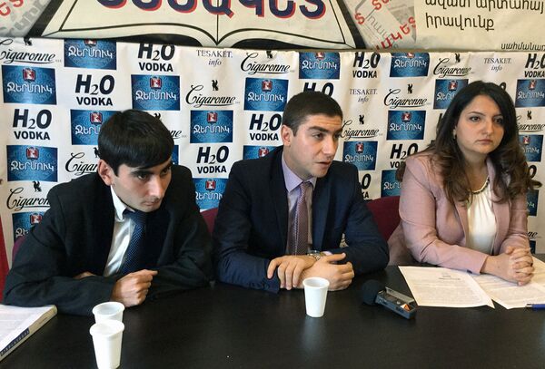 Севан Агаджанян, Арман Гукасян и Цовинар Костанян. Народное исследование на тему попыток переворотов в Армении по сценарию Майдана - Sputnik Արմենիա