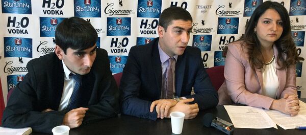 Севан Агаджанян, Арман Гукасян и Цовинар Костанян. Народное исследование на тему попыток переворотов в Армении по сценарию Майдана Севан Агаджанян, Арман Гукасян и Цовинар Костанян. Народное исследование на тему попыток переворотов в Армении по сценарию Майдана - Sputnik Армения