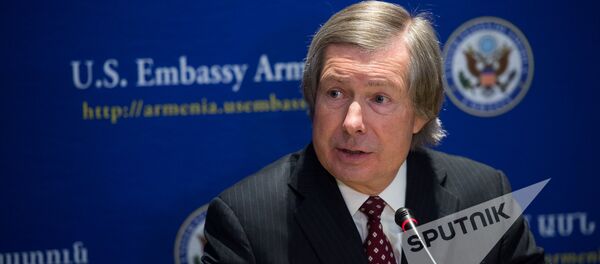 Джеймс Уорлик Джеймс Уорлик - Sputnik Армения