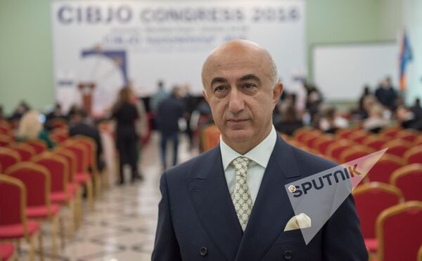 Конгресс всемирной конфедерации ювелиров Меридиан Экспо в Ереване. Гагик Геворгян Конгресс всемирной конфедерации ювелиров Меридиан Экспо в Ереване. Гагик Геворгян - Sputnik Արմենիա