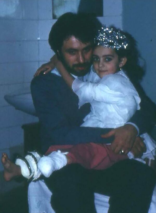 Пациентка Казбега Кудзаева, пострадавшая в результате землетрясения в 1988 году в городе Спитак Пациентка Казбега Кудзаева, пострадавшая в результате землетрясения в 1988 году в городе Спитак - Sputnik Արմենիա