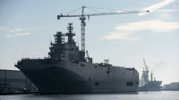 Второй вертолетоносец типа Мистраль спущен на воду во Франции - Sputnik Армения
