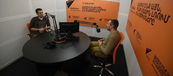 В гостях у Sputnik Армения просветитель и радиоведущий Леонид Клейн В гостях у Sputnik Армения просветитель и радиоведущий Леонид Клейн - Sputnik Армения