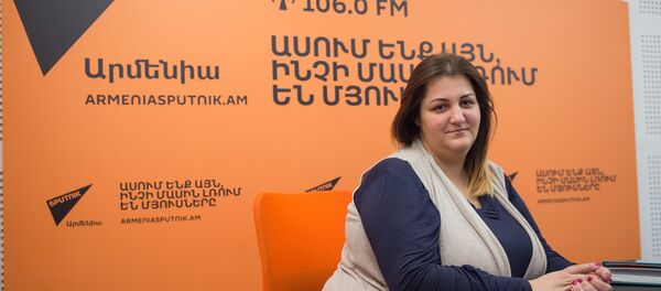 Марина Адулян в гостях у радио Sputnik Армения Марина Адулян в гостях у радио Sputnik Армения - Sputnik Արմենիա