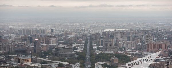 Город Ереван, здание театра оперы и балета и проспект Маштоца - Sputnik Արմենիա