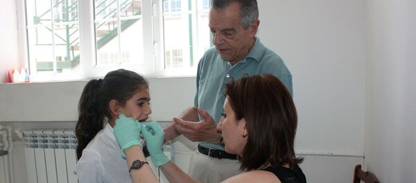 В Армавирской области Армении по программе организации Дети Армении (COAF) детей учат правильно чистить зубы - Sputnik Արմենիա