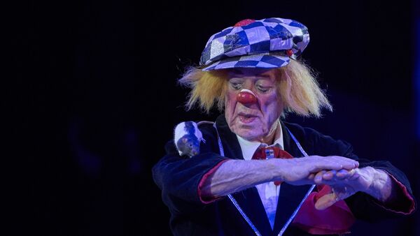 Премьера новой цирковой программы Пусть всегда будет солнце с участием клоуна Олега Попова - Sputnik Армения