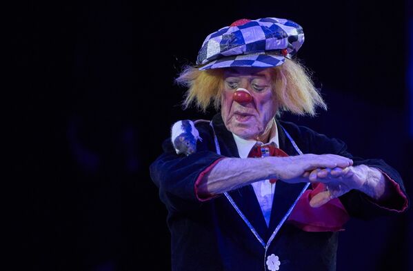 Премьера новой цирковой программы Пусть всегда будет солнце с участием клоуна Олега Попова - Sputnik Արմենիա