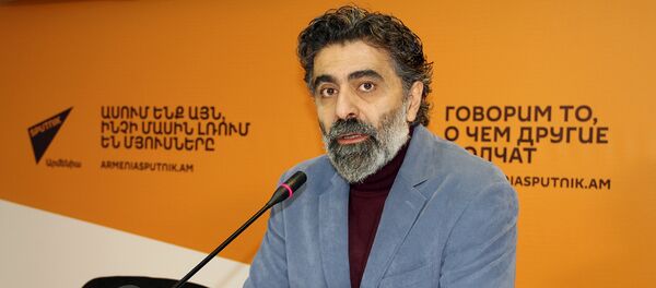 Вреж Касуни в пресс-центре Sputnik-Армения - Sputnik Армения