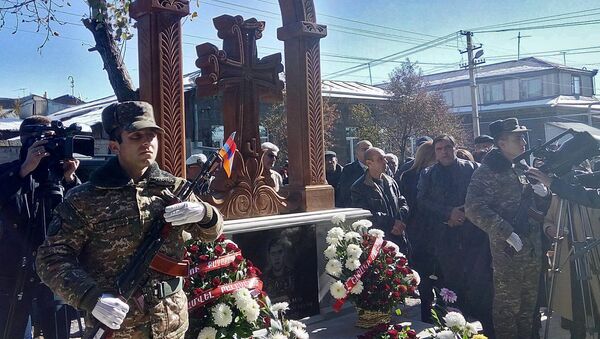 В Гюмри открылся хачкар в память о погибшем во время апрельской войны в Карабахе военнослужащем Викторе Юзиховиче - Sputnik Արմենիա