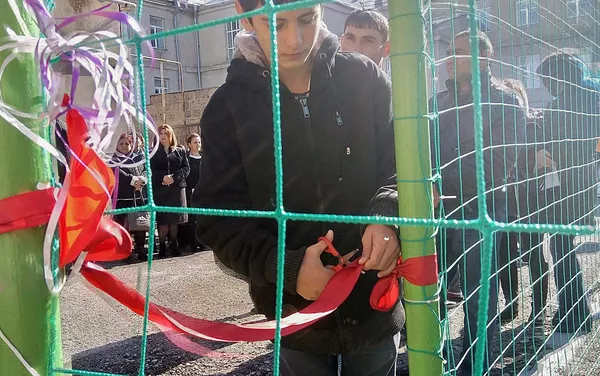 В Гюмри открылся хачкар в память о погибшем во время апрельской войны в Карабахе военнослужащем Викторе Юзиховиче - Sputnik Армения