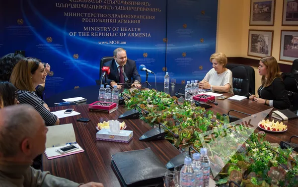 Встреча министра здравоохранения Армении Левона Алтунаяна с журналистами - Sputnik Армения