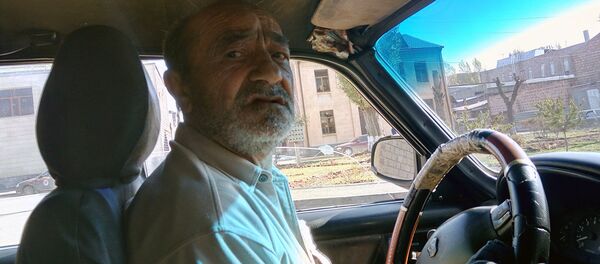 Водитель такси Сережа, который остался без ног и потерял несколько пальцев Водитель такси Сережа, который остался без ног и потерял несколько пальцев - Sputnik Արմենիա