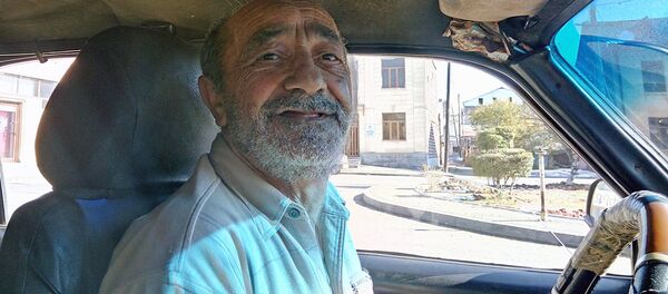 Водитель такси Сережа, который остался без ног и потерял несколько пальцев - Sputnik Армения