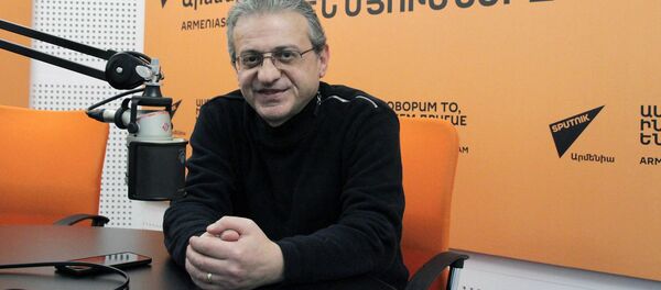Жирайр Дадасян в гостях у радио Sputnik Армения Жирайр Дадасян в гостях у радио Sputnik Армения - Sputnik Արմենիա