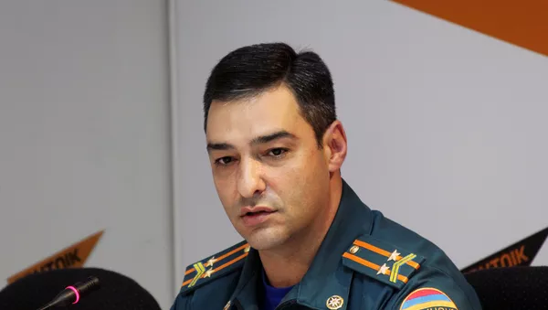 начальник управления спасательных сил Министерства территориального управления и по чрезвычайным ситуациям, подполковник Арсен Аршакян - Sputnik Армения