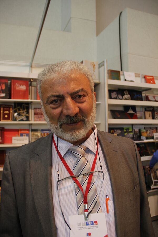 директор и учредитель одной из крупнейших книготорговых сетей Армении «Букинист» Хачик Варданян директор и учредитель одной из крупнейших книготорговых сетей Армении «Букинист» Хачик Варданян - Sputnik Армения