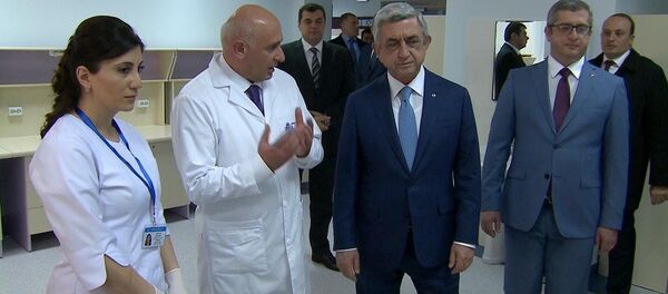 Президент Армении Серж Саргсян присутствовал на церемонии открытия модернизированного Центра гематологии - Sputnik Армения