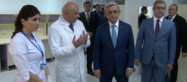 Հայաստանի նախագահ Սերժ Սարգսյանը ներկա է գտնվել արյունաբանական արդիականացված կենտրոնի բացմանը Հայաստանի նախագահ Սերժ Սարգսյանը ներկա է գտնվել արյունաբանական արդիականացված կենտրոնի բացմանը - Sputnik Արմենիա