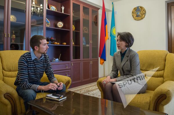 Супруга посла Казахстана в Армении Асель Уразаева - Sputnik Армения