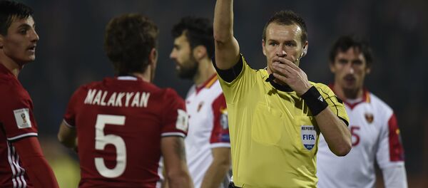 Футбольный матч Армения - Черногория. Гор Малакян получил Желтую карточку  - Sputnik Армения