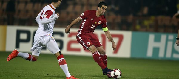 Футбольный матч Армения - Черногория. Генрих Мхитарян - Sputnik Армения