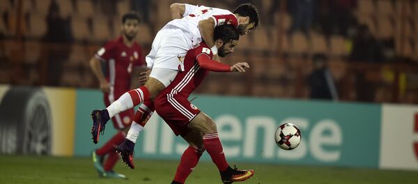 Футбольный матч Армения - Черногория. Борьба за мяч - Sputnik Армения