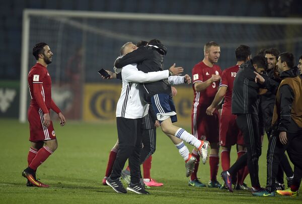 Футбольный матч Армения - Черногория. Сборная Армении празднует победу Футбольный матч Армения - Черногория. Сборная Армении празднует победу - Sputnik Армения