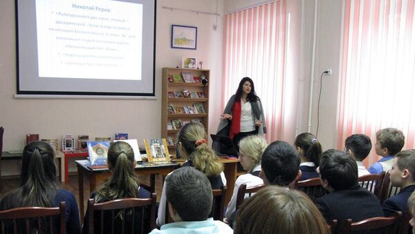 В библиотеке-филиале N10 Калининского района - Sputnik Армения