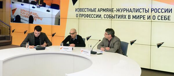 Видеомост с известными российскими журналистами-армянами Видеомост с известными российскими журналистами-армянами - Sputnik Армения