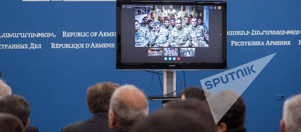 Видеомост с армянскими миротворцами в Афганистане и Косово в МИД РА - Sputnik Армения