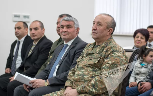 Видеомост с армянскими миротворцами в Афганистане и Косово в МИД РА. Мовсес Акопян - Sputnik Армения