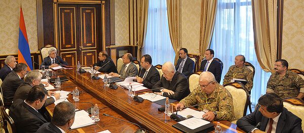 Президент Армении созвал заседание СБ в рамках учений “Молния-2015” Президент Армении созвал заседание СБ в рамках учений “Молния-2015” - Sputnik Արմենիա
