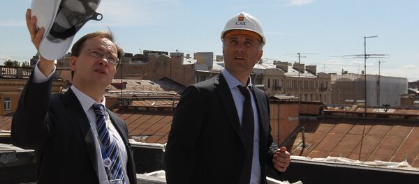Министр культуры РФ Владимир Мединский и глава Северо-Западной дирекции по строительству Марат Оганесян (слева направо) Министр культуры РФ Владимир Мединский и глава Северо-Западной дирекции по строительству Марат Оганесян (слева направо) - Sputnik Армения