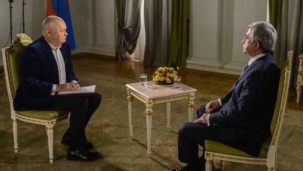 Президент Армении Серж Саргсян дал интервью генеральному директору МИА Россия сегодня Дмитрию Киселеву для Sputnik Армения - Sputnik Արմենիա