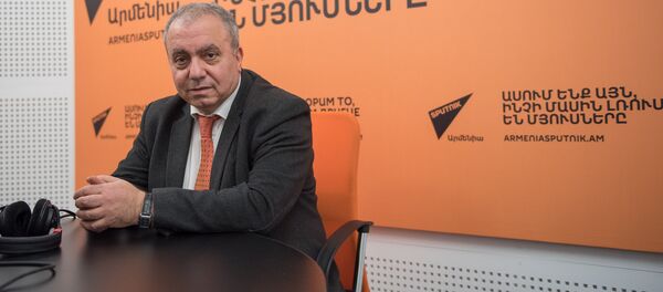 Грант Багратян в гостях у радио Sputnik Армения Грант Багратян в гостях у радио Sputnik Армения - Sputnik Արմենիա