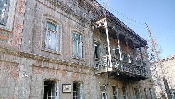 Дом семьи Абовенц, балкон которого заснят в фильме Танго нашего детства - Sputnik Армения