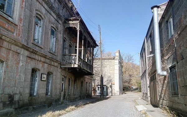 Дом семьи Абовенц, балкон которого заснят в фильме Танго нашего детства - Sputnik Армения