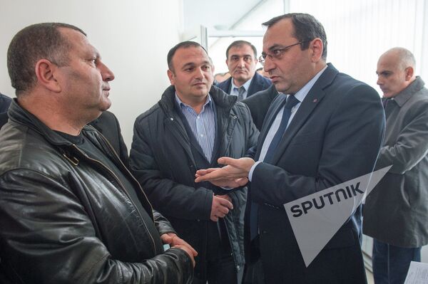 Обсуждение на тему временной приостановки ловли рыбы и раков на озере Севан и впадающих в него реках. Арцвик Минасян Обсуждение на тему временной приостановки ловли рыбы и раков на озере Севан и впадающих в него реках. Арцвик Минасян - Sputnik Արմենիա