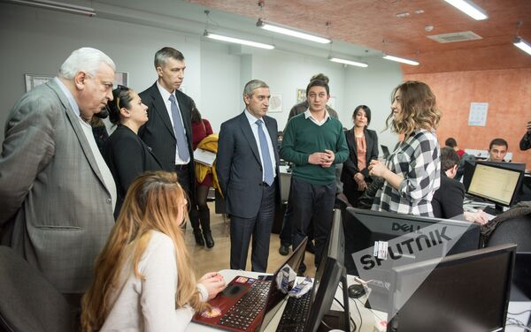 Специальные гости посетили Инновационный центр «Майкрософт» в Армении. - Sputnik Армения