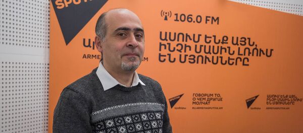 Эксперт по информационной безопасности Самвел Мартиросян Эксперт по информационной безопасности Самвел Мартиросян - Sputnik Армения