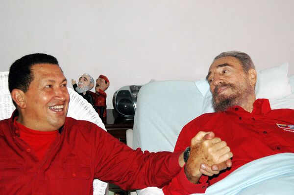 Президент Венесуэлы Уго Чавес в гостях у своего кубинского коллеги Фиделя Кастро в Гаване - Sputnik Армения