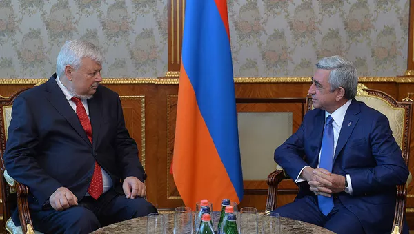 Президент Армении Серж Саргсян и личный представитель действующего председателя ОБСЕ Анджей Каспршик - Sputnik Армения